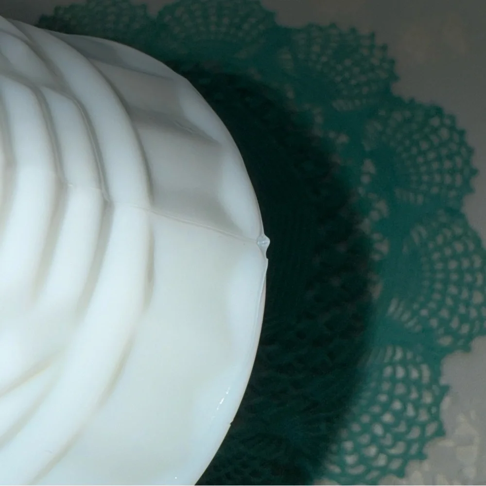 Vintage Hobnail Geometric Diamond Cut Elegant White Milk Glass Vases set of 2 - Picture 9 of 9